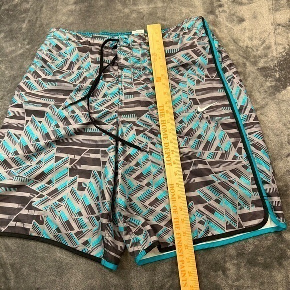 NIke Swim Trunks Mens Extra‎ Large Blue Gray Striped Swimwear Bottoms Geometric - Picture 7 of 9